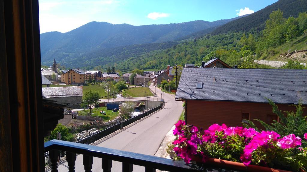 Apartaments Pont Romànic Espot Exterior foto