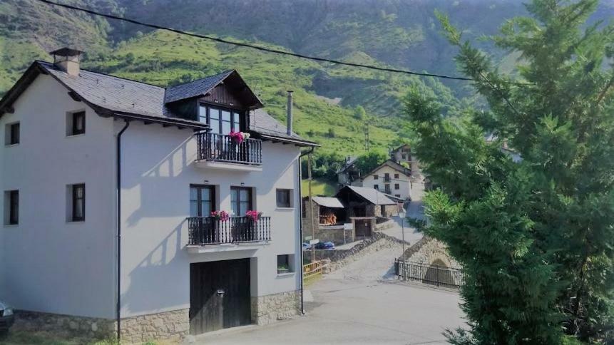 Apartaments Pont Romànic Espot Exterior foto